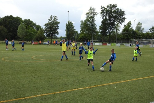 Samen voetballen!